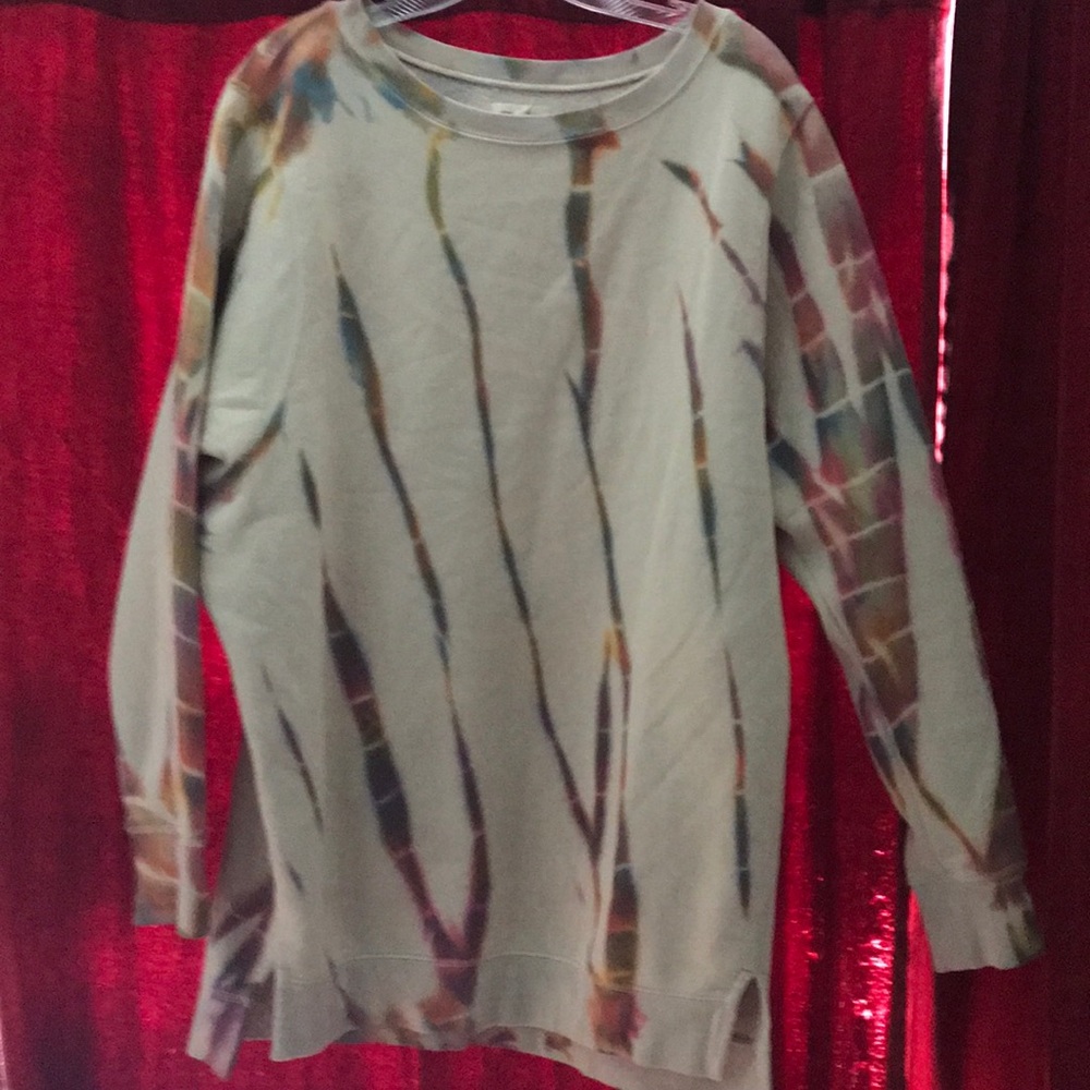 Oversized long tie dye sweatshirt